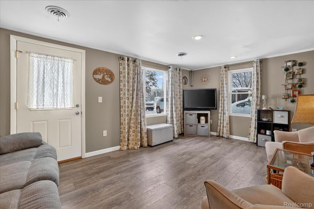 9102 N Genesee Road, Thetford Township, MI 48458