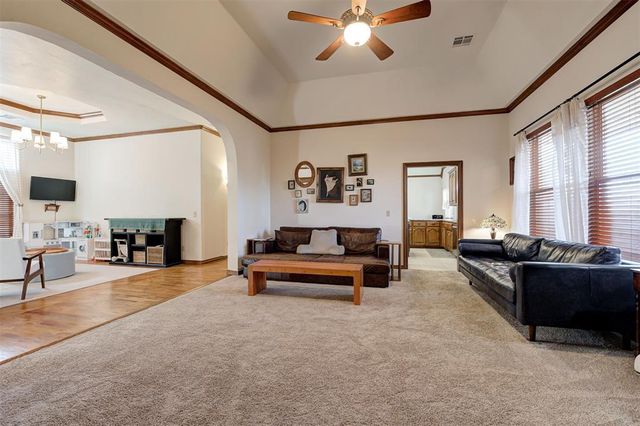 4315 Gallant Fox Drive, Edmond, OK 73025