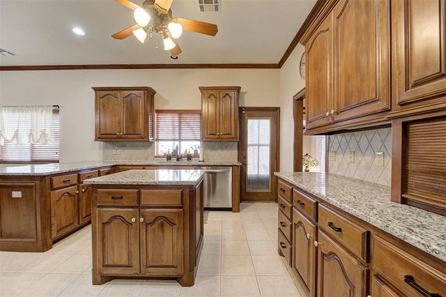 4315 Gallant Fox Drive, Edmond, OK 73025