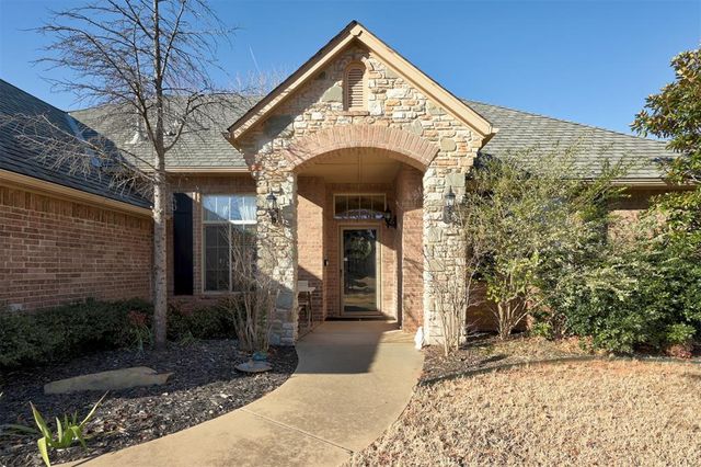 4315 Gallant Fox Drive, Edmond, OK 73025