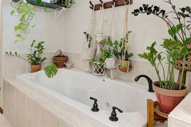 4315 Gallant Fox Drive, Edmond, OK 73025