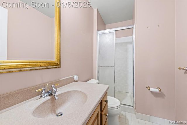 121 Stratford Lane, Rochester Hills, MI 48309