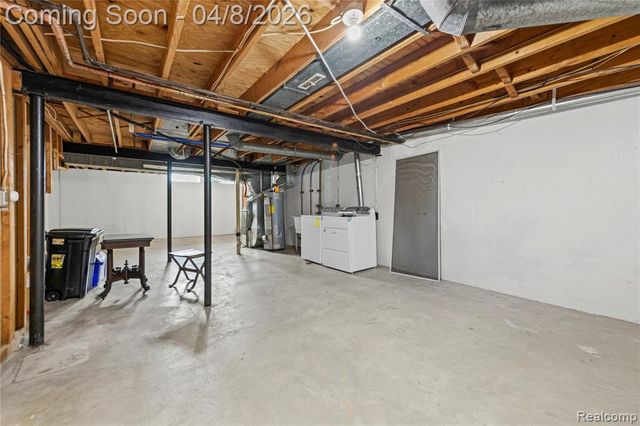 121 Stratford Lane, Rochester Hills, MI 48309