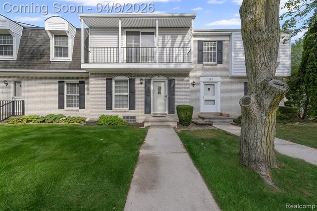 121 Stratford Lane, Rochester Hills, MI 48309