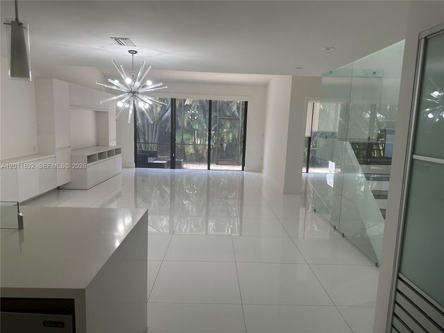 9871 NW 52nd Ln 0, Doral, FL 33178