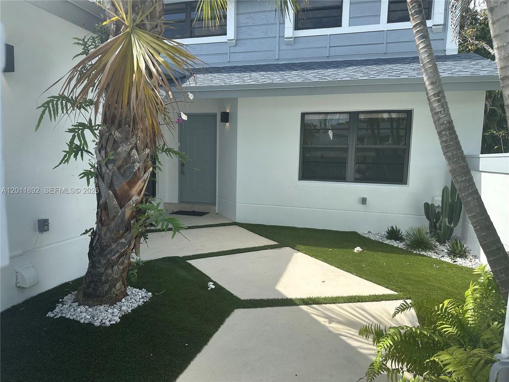9871 NW 52nd Ln 0, Doral, FL 33178