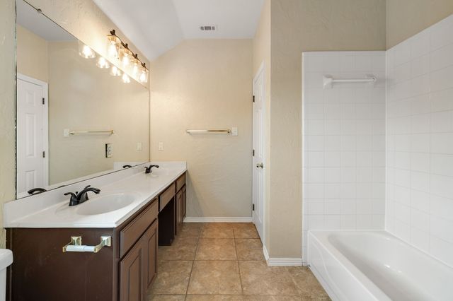 3152 Delaford Drive, Carrollton, TX 75007