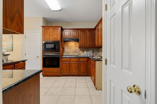3152 Delaford Drive, Carrollton, TX 75007