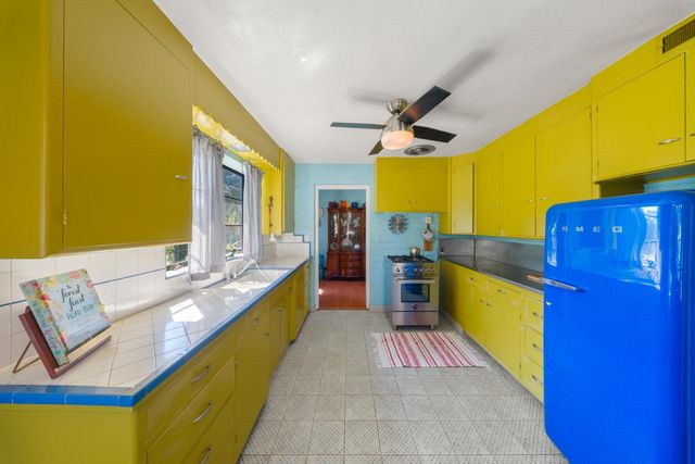 206 Griswold Ave, Modesto, CA 95350