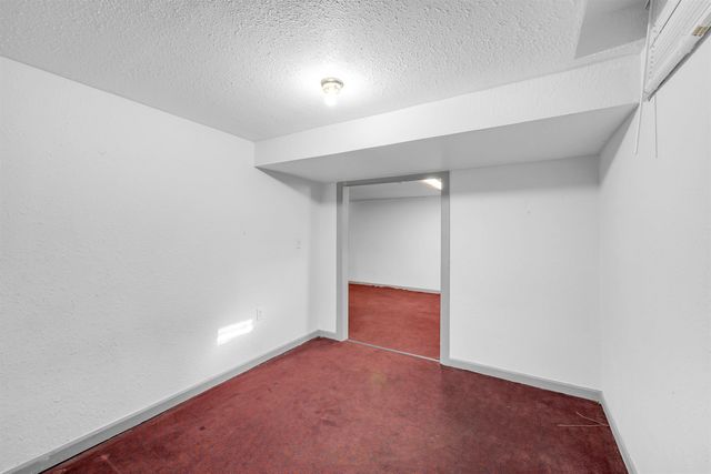 2627 S Washington Ave, Wichita, KS 67216