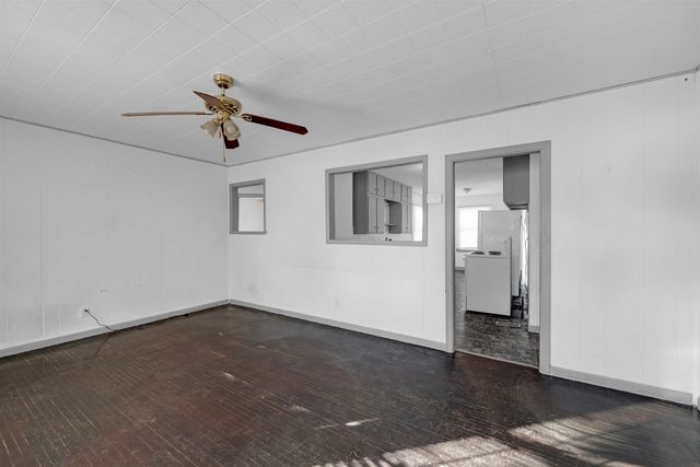 2627 S Washington Ave, Wichita, KS 67216