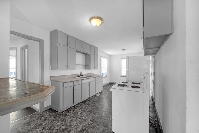 2627 S Washington Ave, Wichita, KS 67216