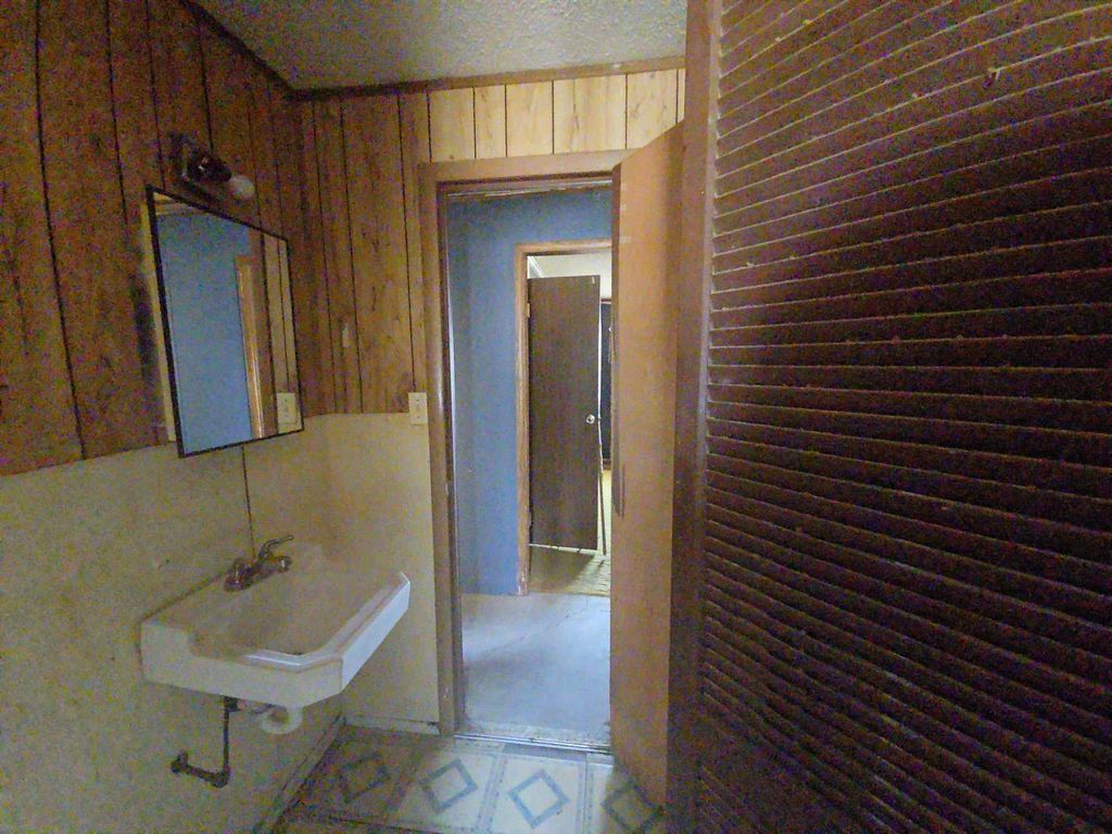 307 E Weaver Avenue, Alvarado, TX 76009 — photo 5