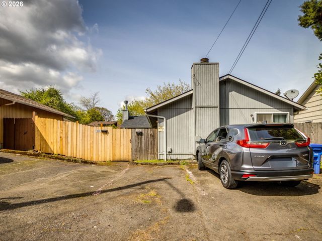 3731 Ne 82ND Ave, Portland, OR 97220