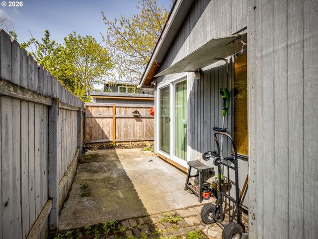 3731 Ne 82ND Ave, Portland, OR 97220