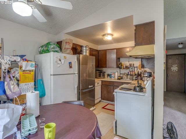 3731 Ne 82ND Ave, Portland, OR 97220