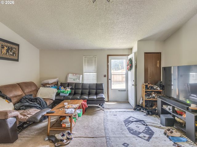 3731 Ne 82ND Ave, Portland, OR 97220
