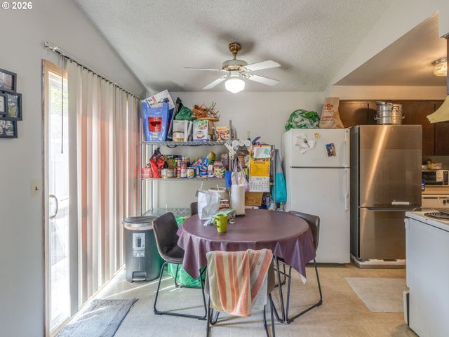 3731 Ne 82ND Ave, Portland, OR 97220