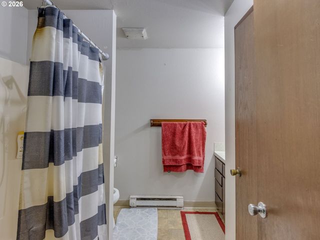 3731 Ne 82ND Ave, Portland, OR 97220