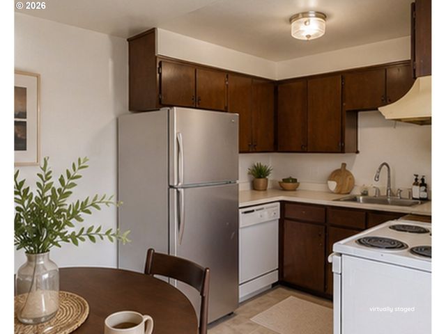3731 Ne 82ND Ave, Portland, OR 97220
