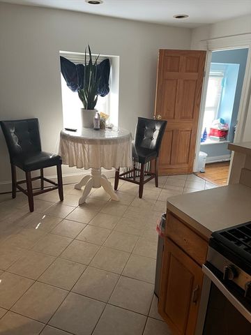 81 Thornton St 3, Boston, MA 02119