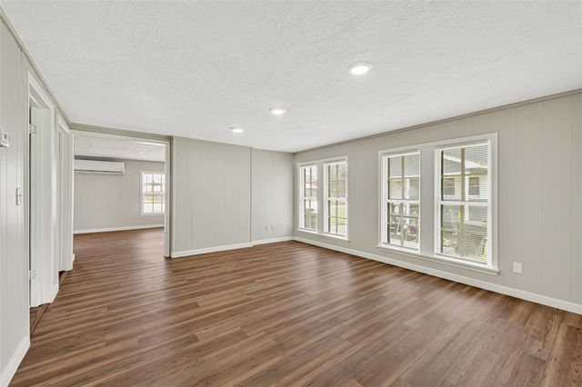 4568 Dunnam Road B, Houston, TX 77365