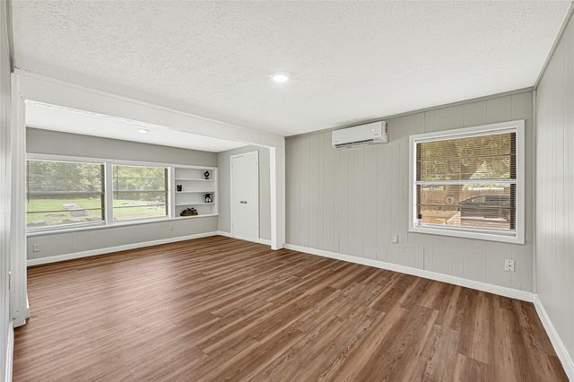 4568 Dunnam Road B, Houston, TX 77365