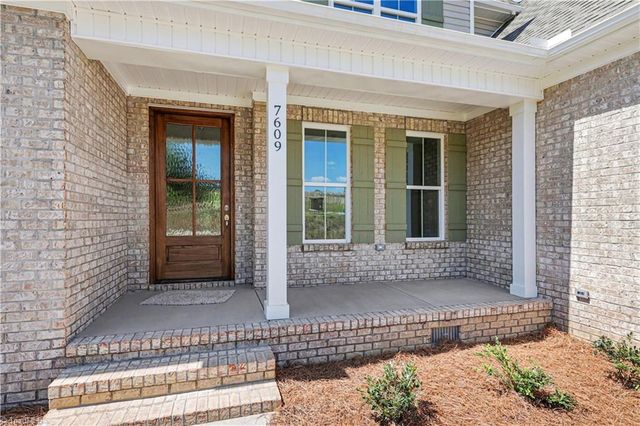 7609 Sir William Drive, Kernersville, NC 27284