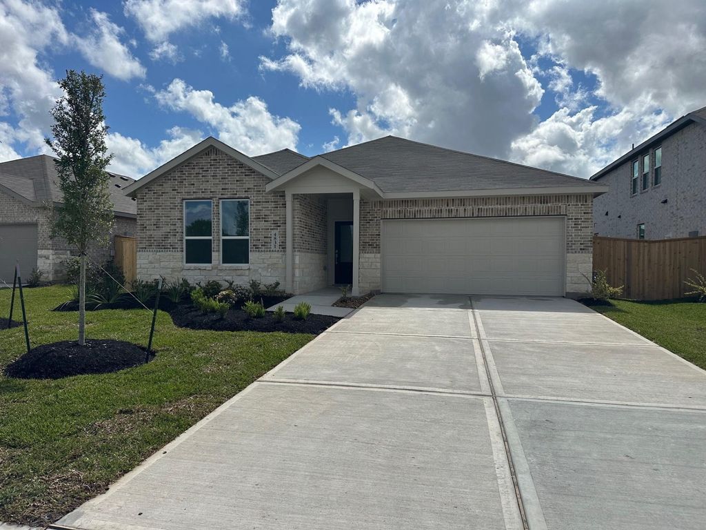 9339 Golden Dorado Lane, Baytown, TX 77521