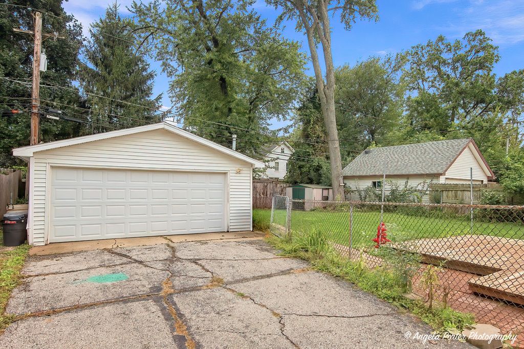 637 N Greenview Avenue, Mundelein, IL 60060 — photo 2