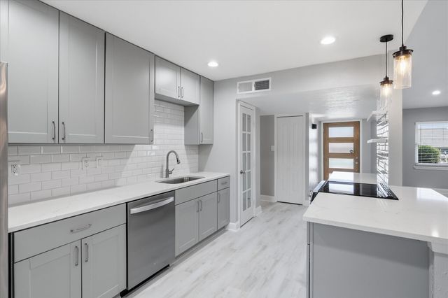 2837 Dickens Lane, Flower Mound, TX 75028