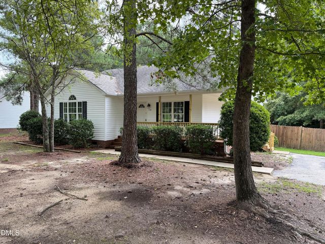 576 Sunray Drive, Clayton, NC 27520