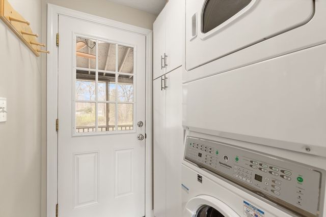 105 Greenmeadow Drive, Tewksbury, MA 01876