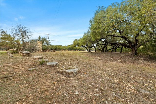 1080 Beauchamp RD, Dripping Springs, TX 78620