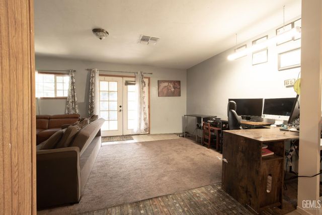 2200 Autumn Street, Bakersfield, CA 93306