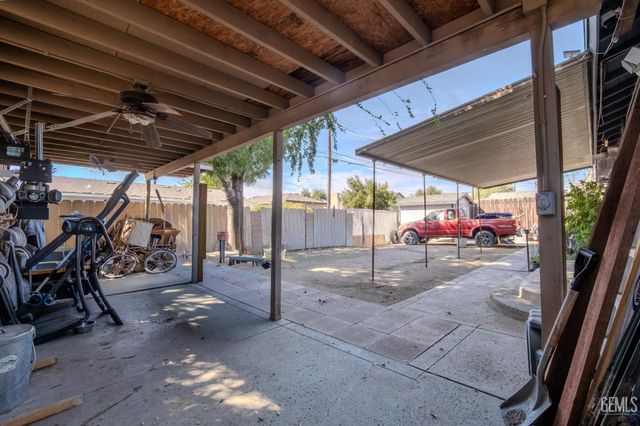 2200 Autumn Street, Bakersfield, CA 93306