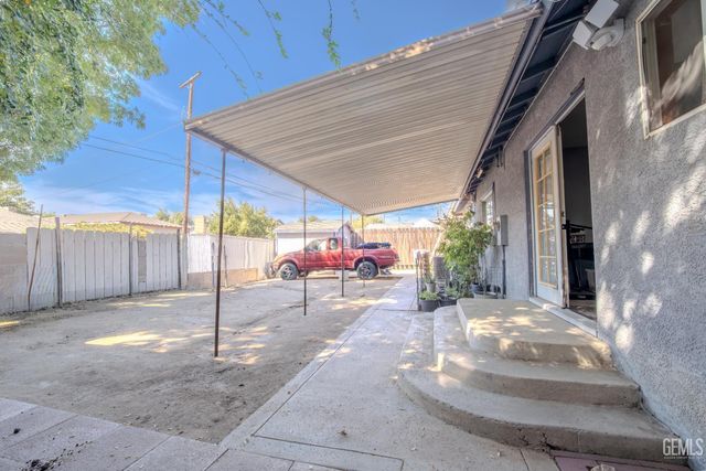 2200 Autumn Street, Bakersfield, CA 93306