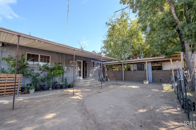 2200 Autumn Street, Bakersfield, CA 93306