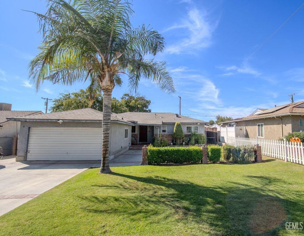 2200 Autumn Street, Bakersfield, CA 93306