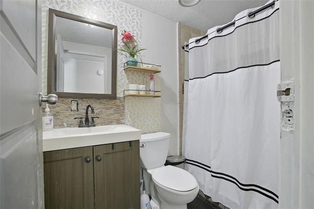 153 HELEN Road, Covington, GA 30016