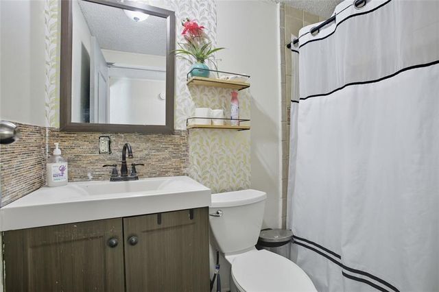 153 HELEN Road, Covington, GA 30016