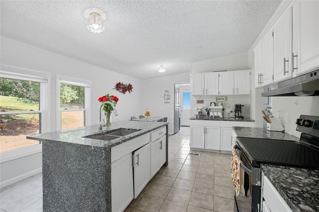 153 HELEN Road, Covington, GA 30016