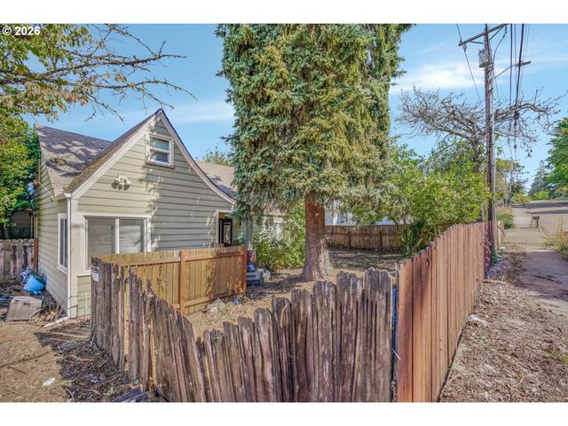 13025 Se HAROLD St, Portland, OR 97236