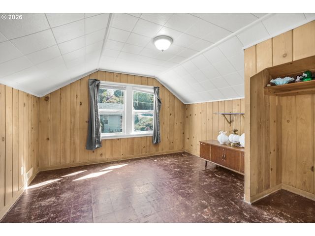 13025 Se HAROLD St, Portland, OR 97236