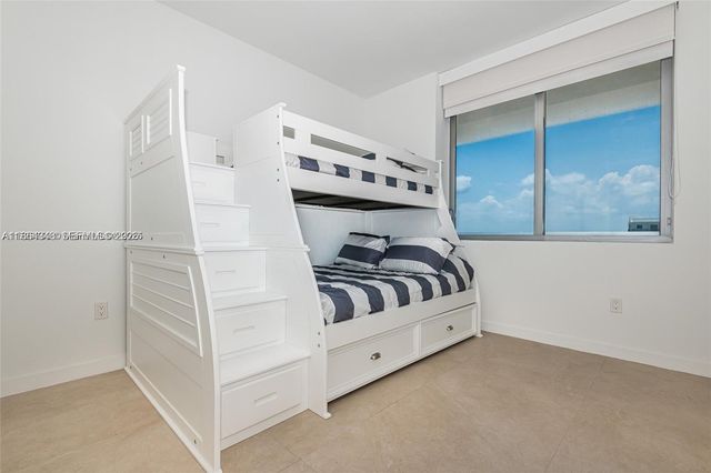 16385 Biscayne Boulevard 2118, North Miami Beach, FL 33160