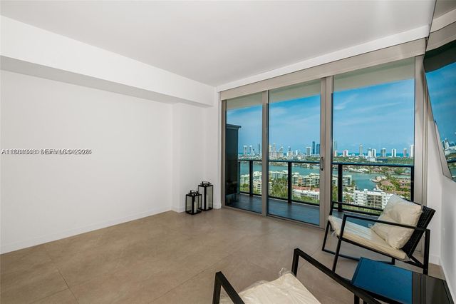 16385 Biscayne Boulevard 2118, North Miami Beach, FL 33160