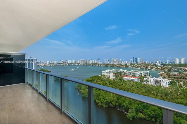 16385 Biscayne Boulevard 2118, North Miami Beach, FL 33160