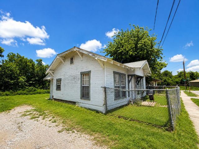 3010 Caddo Street, Greenville, TX 75401