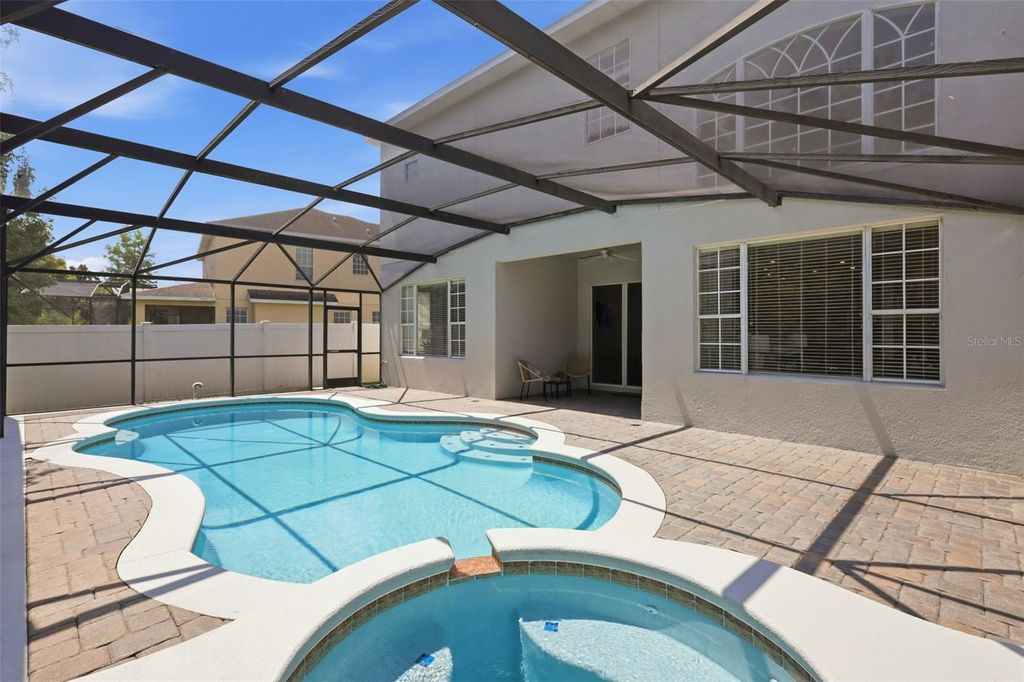 Image 2 of property listing at 2555 SAND ARBOR CIRCLE, Orlando, FL 32824