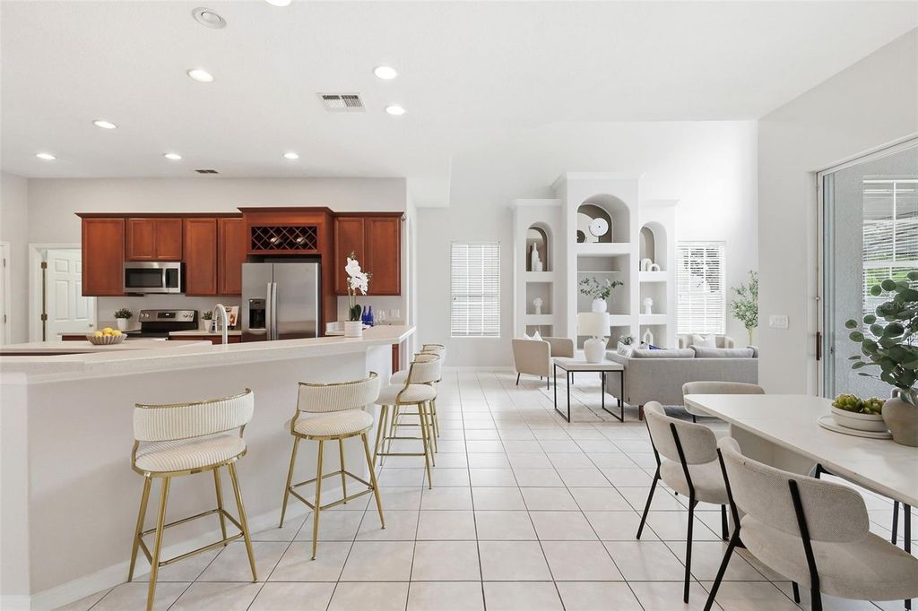 Image 13 of property listing at 2555 SAND ARBOR CIRCLE, Orlando, FL 32824